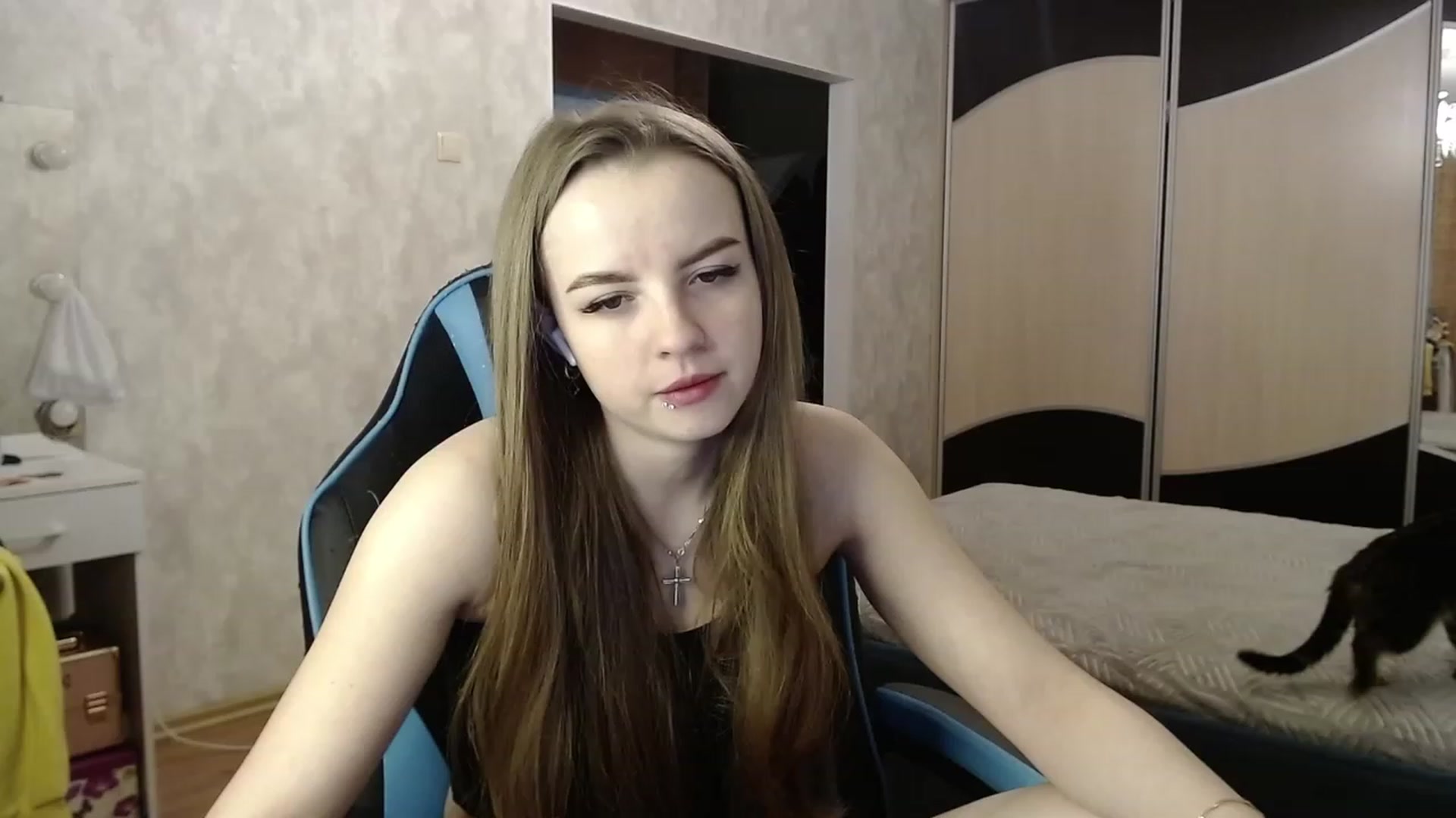 Gallery image thumbnail from Lio_noy's myfreecams stream on, 02/18/2024, 21:46 image 12 of 20