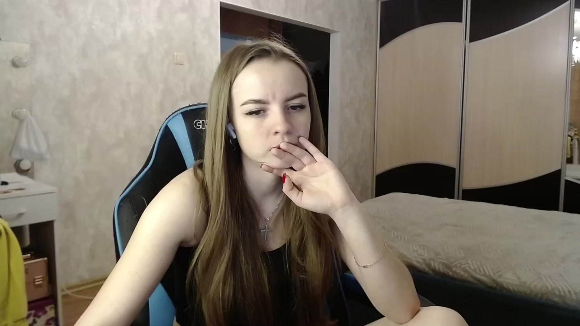 Gallery image thumbnail from Lio_noy's myfreecams stream on, 02/18/2024, 21:46 image 15 of 20