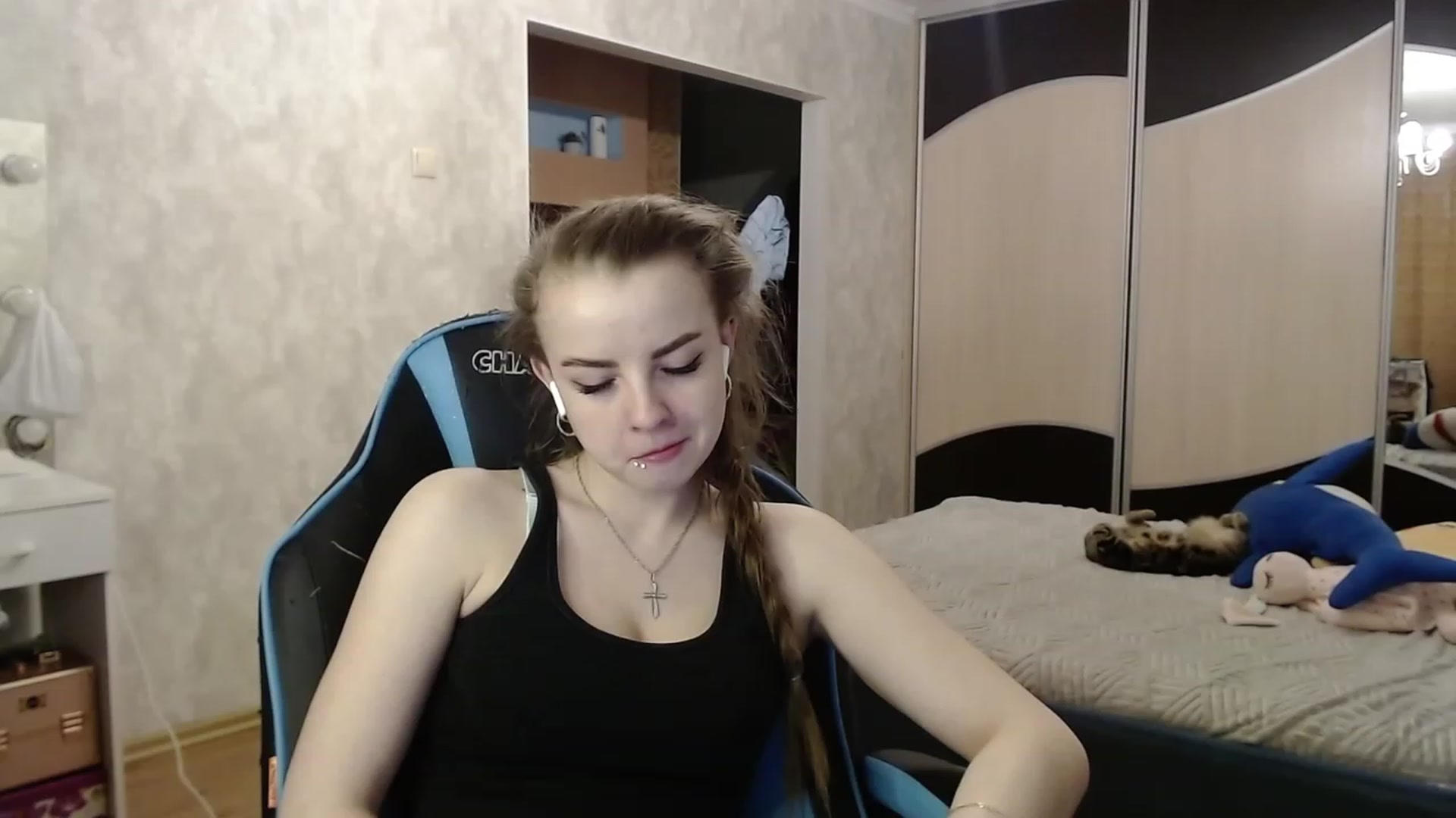 Gallery image thumbnail from Lio_noy's myfreecams stream on, 03/10/2024, 23:38 image 12 of 20