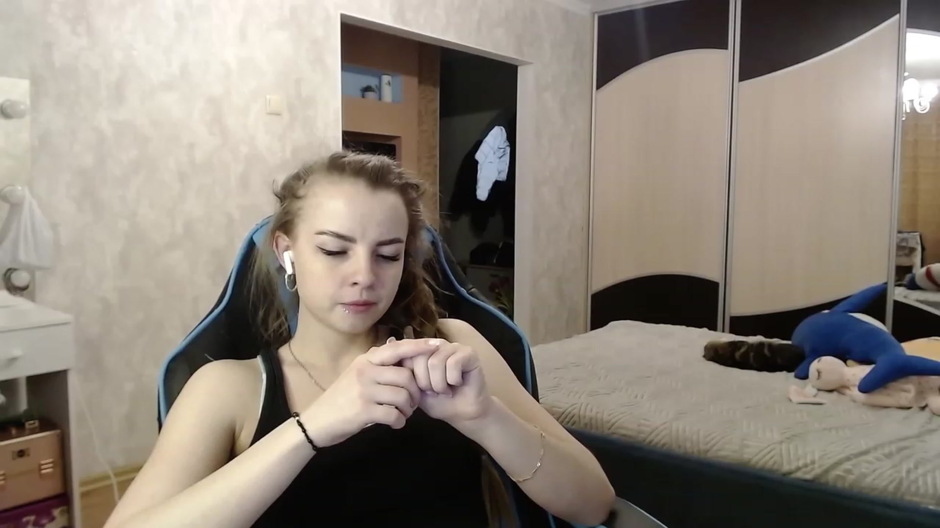 Gallery image thumbnail from Lio_noy's myfreecams stream on, 03/10/2024, 23:38 image 7 of 20