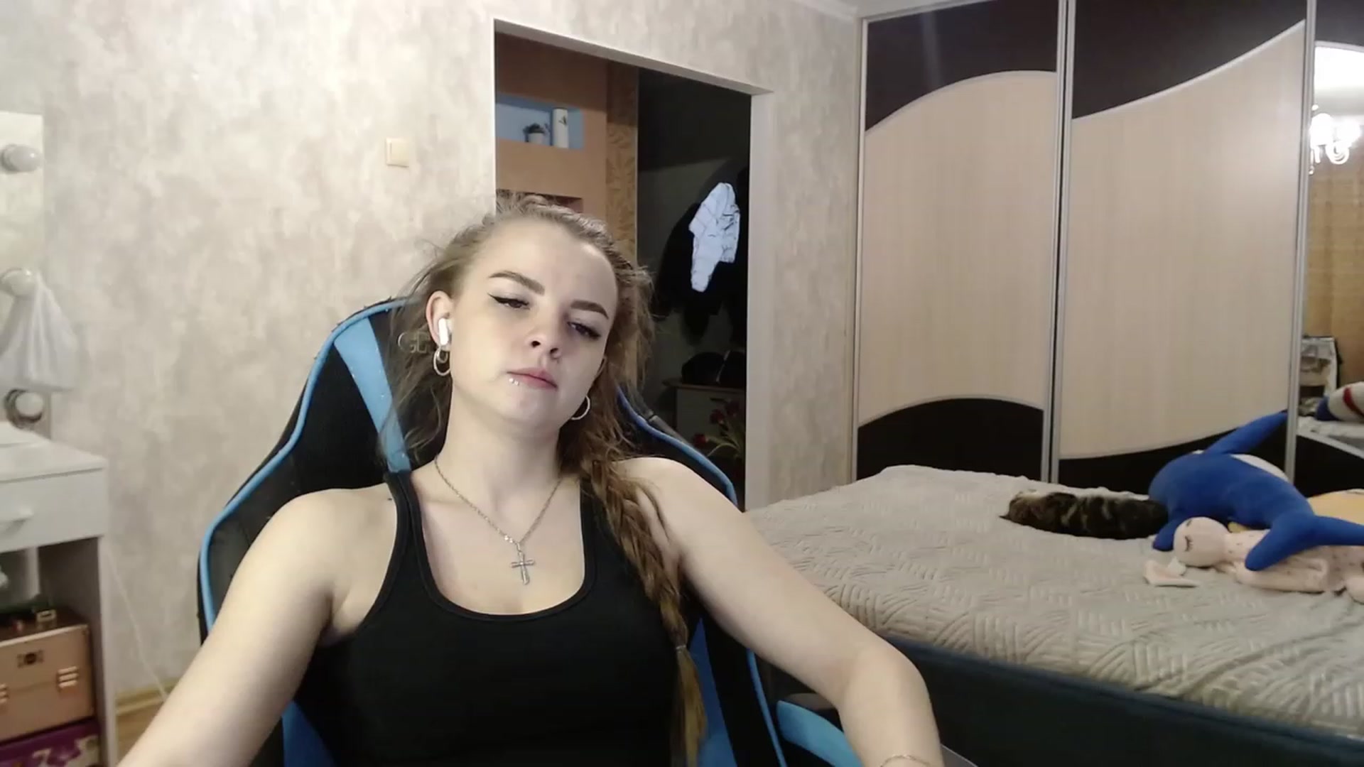Gallery image thumbnail from Lio_noy's myfreecams stream on, 03/10/2024, 23:38 image 18 of 20