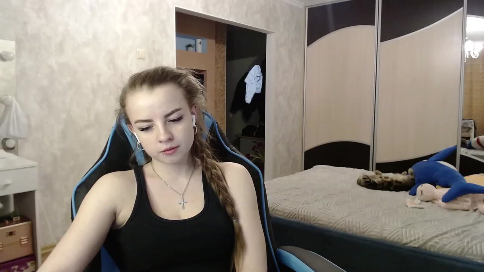 Gallery image thumbnail from Lio_noy's myfreecams stream on, 03/10/2024, 23:38 image 14 of 20