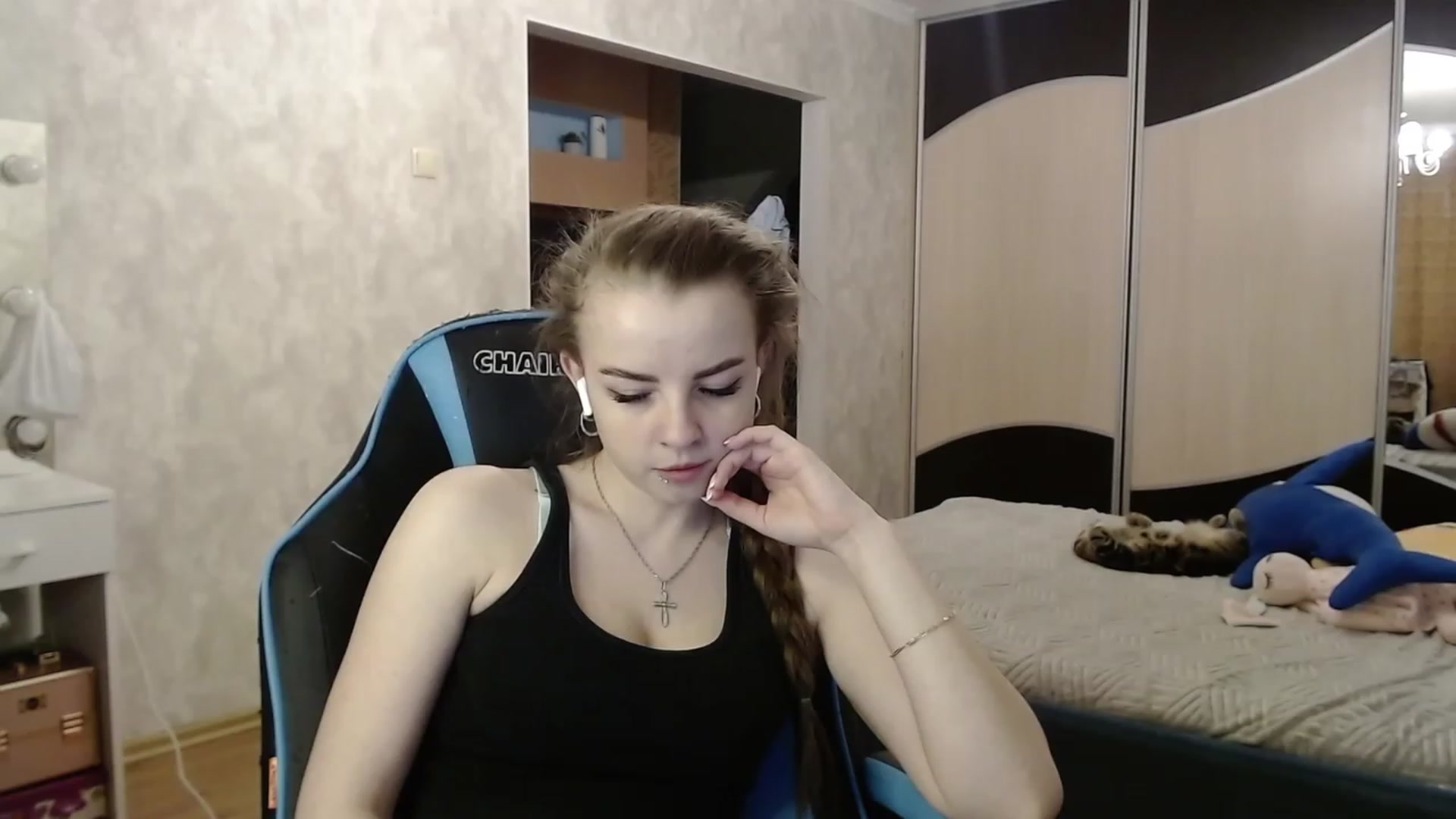 Gallery image thumbnail from Lio_noy's myfreecams stream on, 03/10/2024, 23:38 image 13 of 20