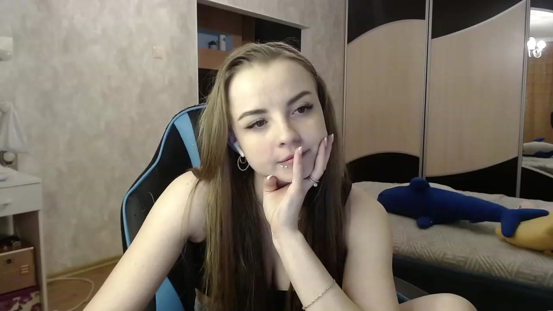 Gallery image thumbnail from Lio_noy's myfreecams stream on, 03/15/2024, 01:04 image 19 of 20