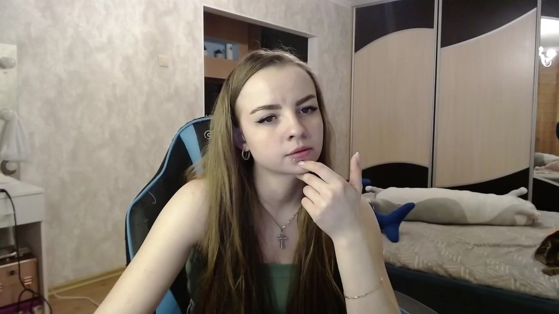 Gallery image thumbnail from Lio_noy's myfreecams stream on, 04/07/2024, 24:29 image 13 of 20