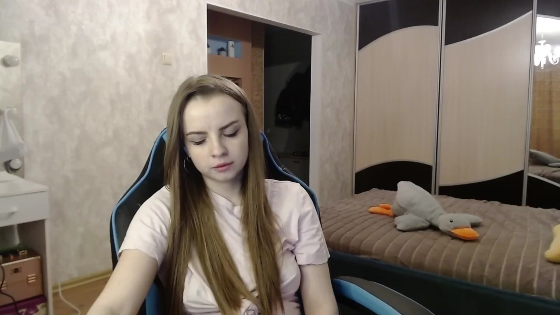 Gallery image thumbnail from Lio_noy's myfreecams stream on, 04/15/2024, 24:44 image 6 of 20
