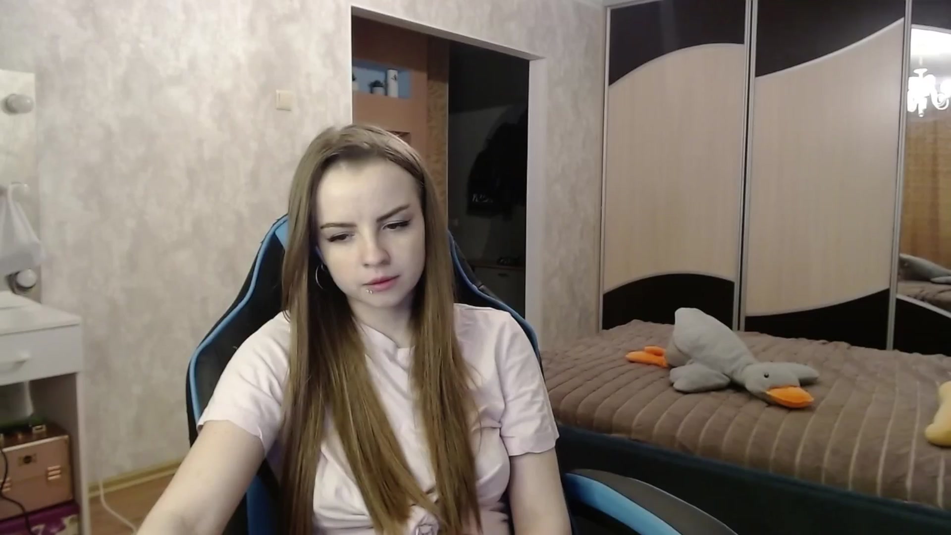 Gallery image thumbnail from Lio_noy's myfreecams stream on, 04/15/2024, 24:44 image 5 of 20