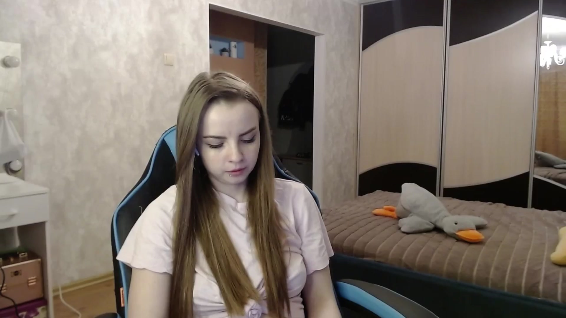 Gallery image thumbnail from Lio_noy's myfreecams stream on, 04/15/2024, 24:44 image 3 of 20