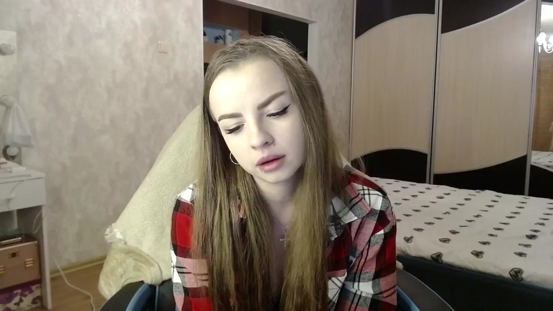 Gallery image thumbnail from Lio_noy's myfreecams stream on, 05/15/2024, 23:05 image 17 of 20