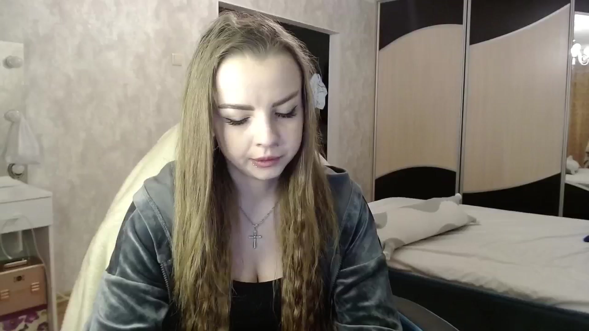 Gallery image thumbnail from Lio_noy's myfreecams stream on, 05/17/2024, 23:50 image 12 of 20