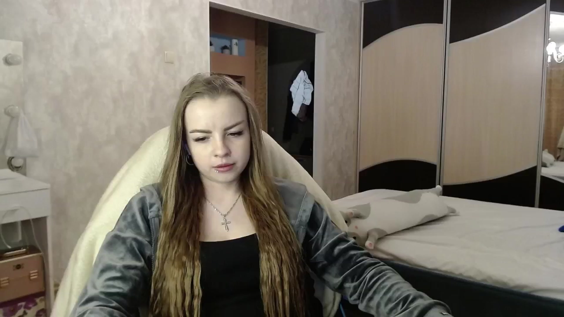 Gallery image thumbnail from Lio_noy's myfreecams stream on, 05/17/2024, 23:50 image 4 of 20