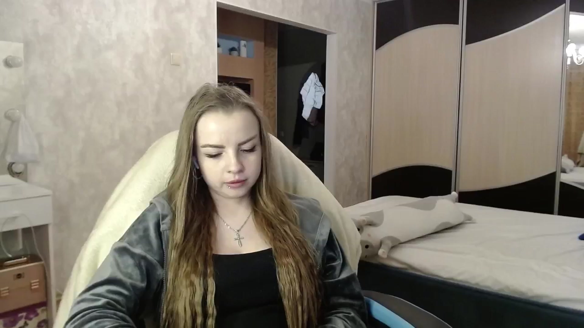 Gallery image thumbnail from Lio_noy's myfreecams stream on, 05/17/2024, 23:50 image 7 of 20