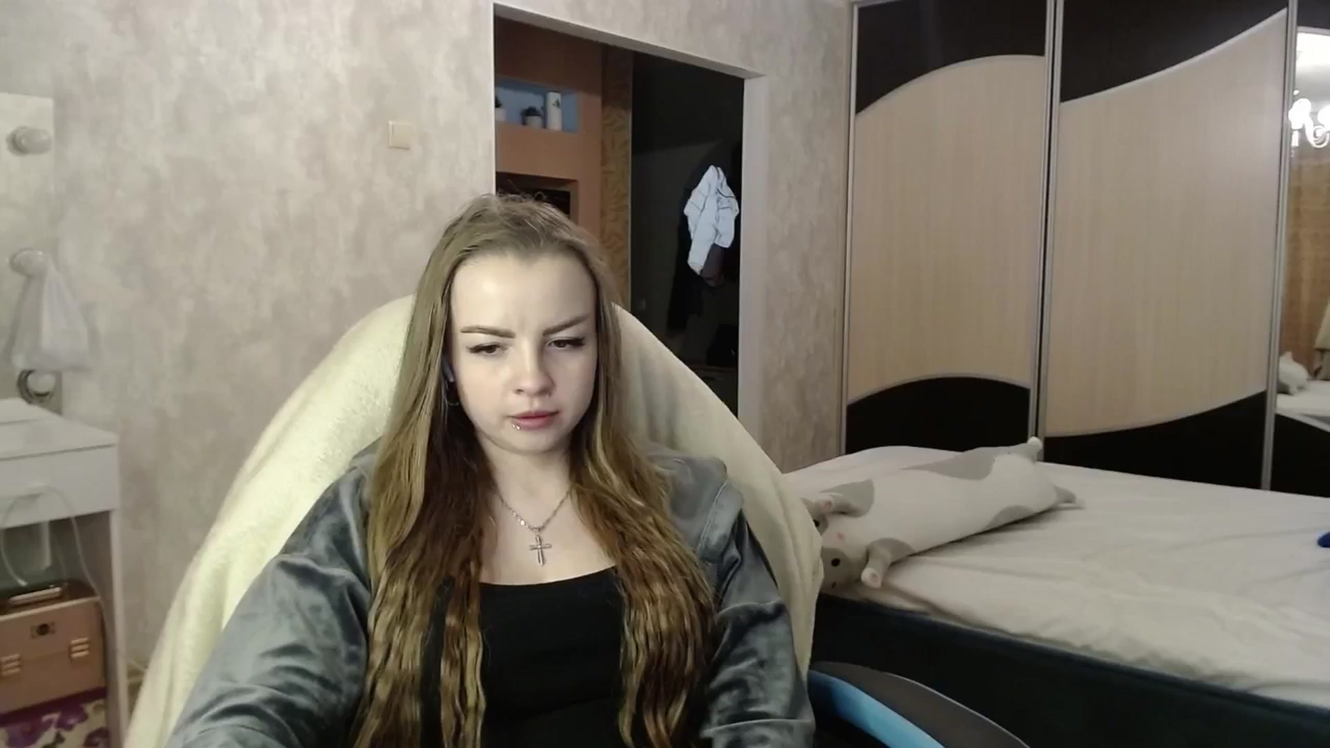 Gallery image thumbnail from Lio_noy's myfreecams stream on, 05/17/2024, 23:50 image 10 of 20