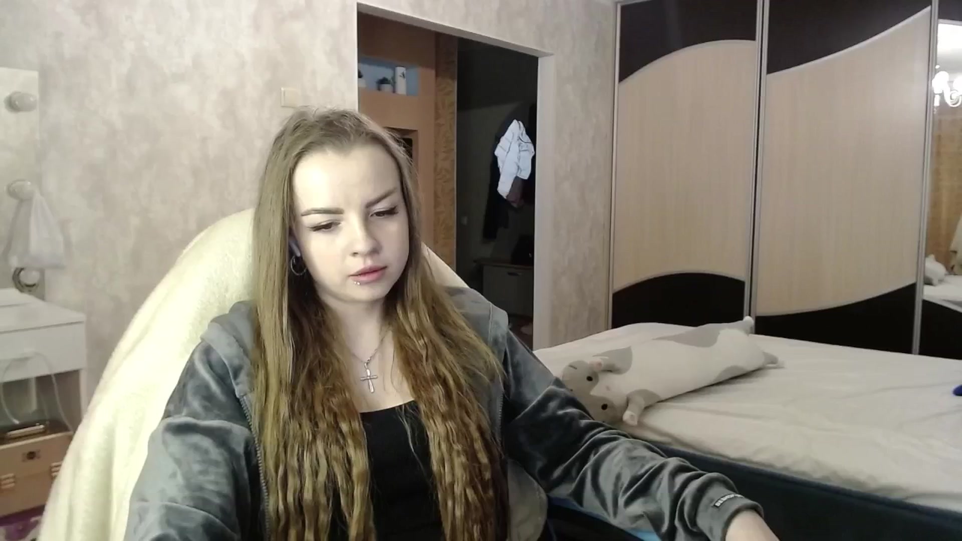 Gallery image thumbnail from Lio_noy's myfreecams stream on, 05/17/2024, 23:50 image 14 of 20