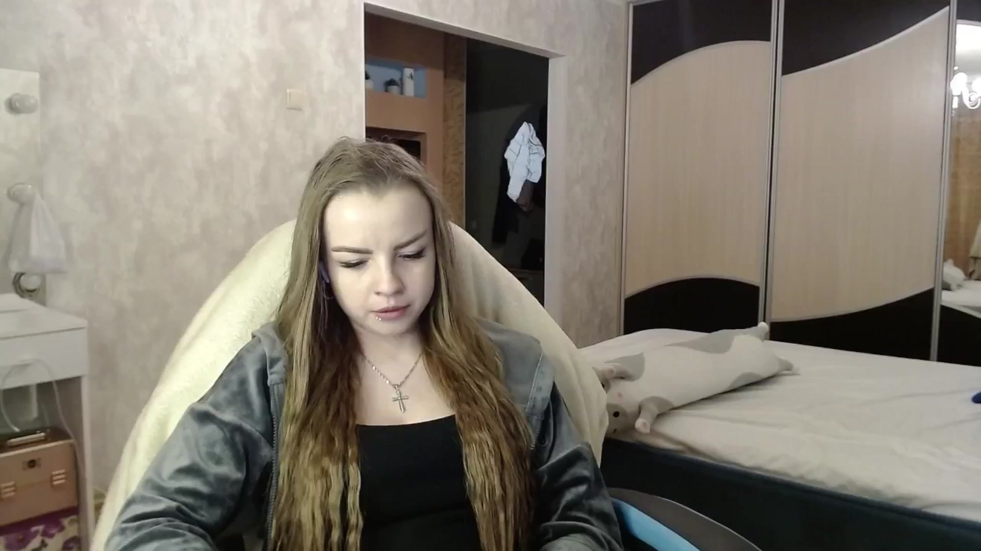 Gallery image thumbnail from Lio_noy's myfreecams stream on, 05/17/2024, 23:50 image 6 of 20