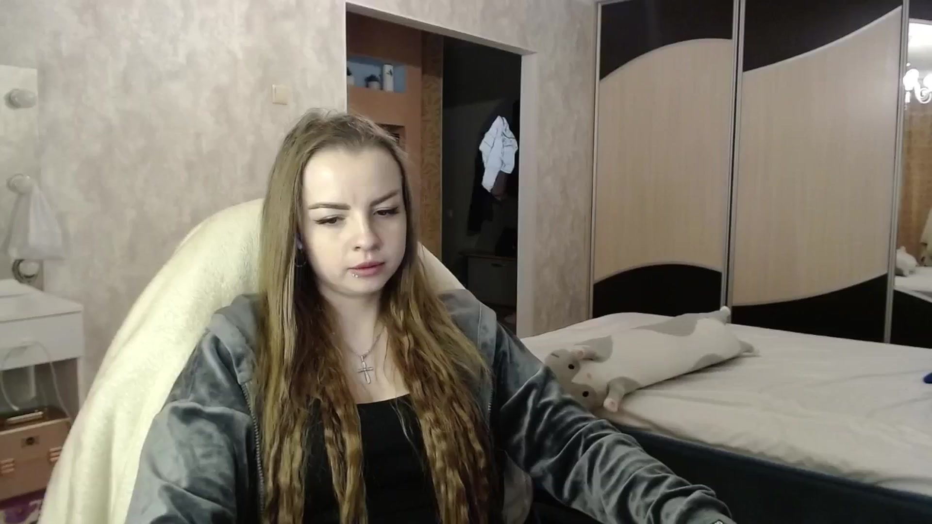 Gallery image thumbnail from Lio_noy's myfreecams stream on, 05/17/2024, 23:50 image 15 of 20