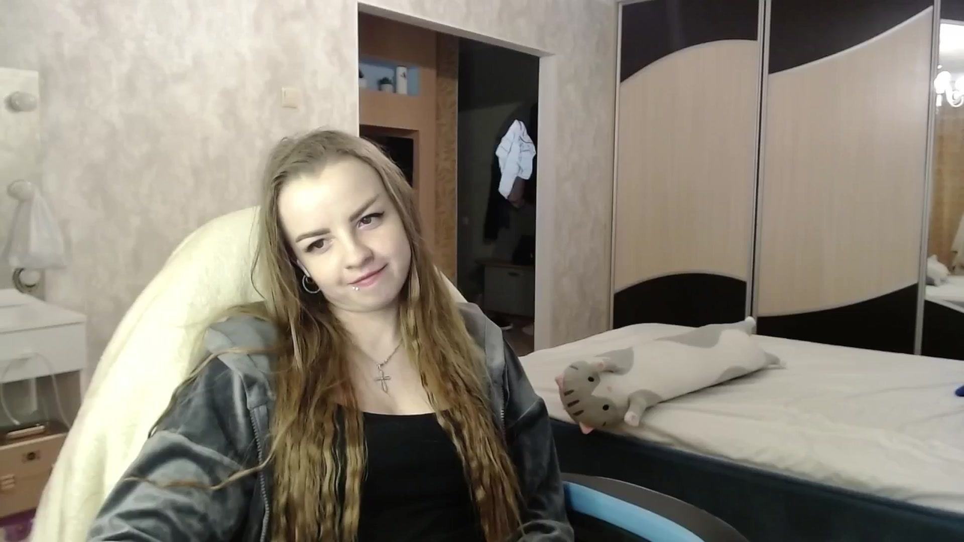 Gallery image thumbnail from Lio_noy's myfreecams stream on, 05/17/2024, 23:50 image 18 of 20