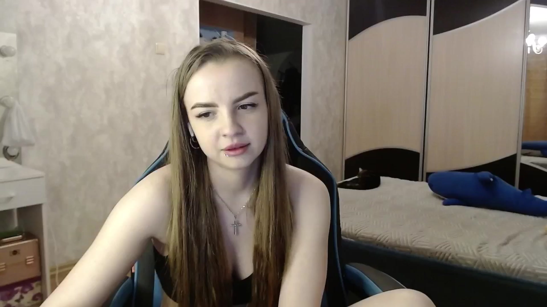 Gallery image thumbnail from Lio_noy's myfreecams stream on, 05/26/2024, 01:21 image 14 of 20