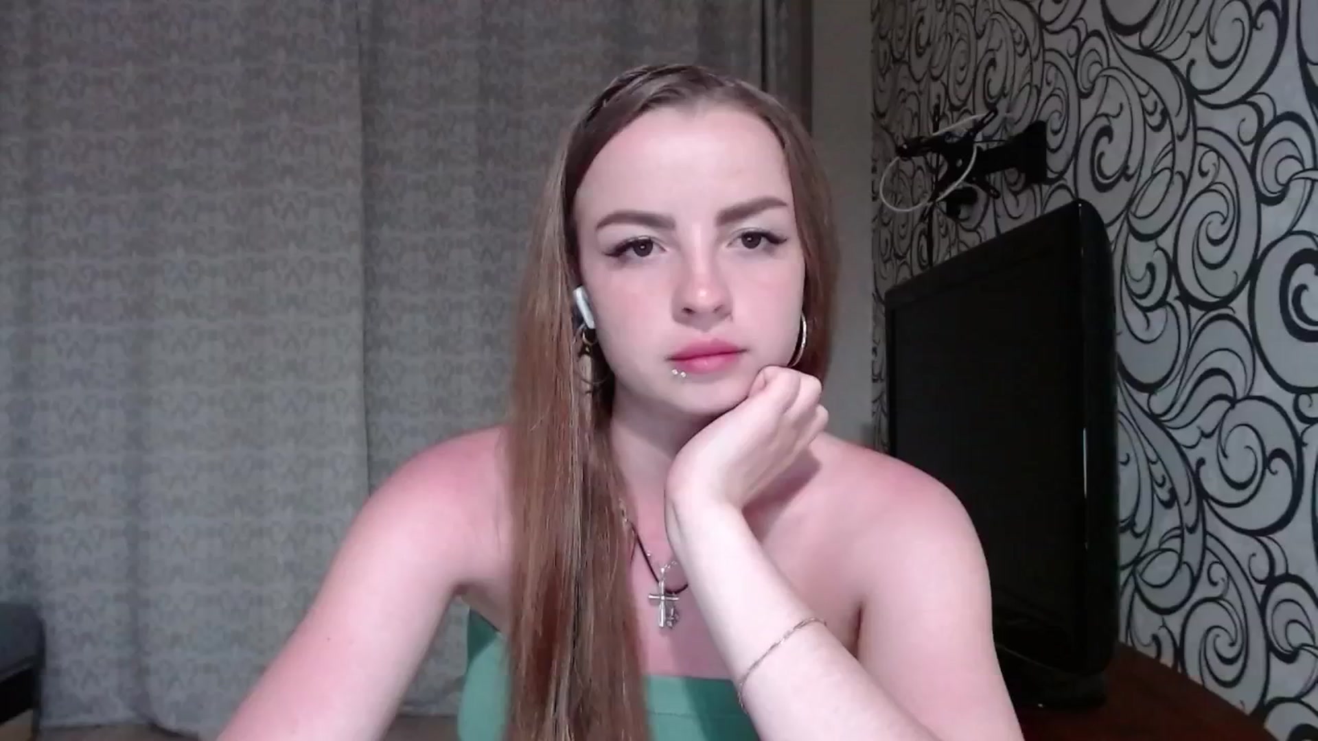 Gallery image thumbnail from Lio_noy's myfreecams stream on, 06/02/2024, 22:58 image 18 of 20