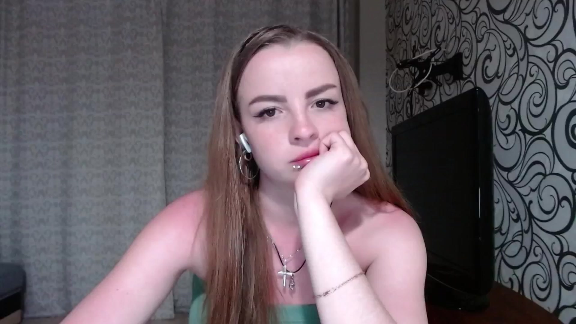 Gallery image thumbnail from Lio_noy's myfreecams stream on, 06/02/2024, 23:11 image 17 of 20