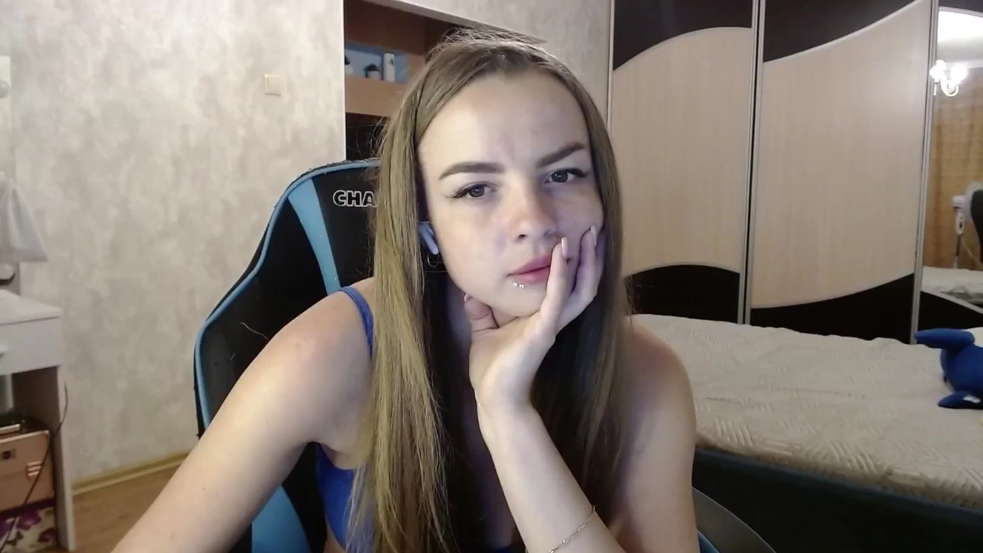 Gallery image thumbnail from Lio_noy's myfreecams stream on, 06/08/2024, 22:43 image 6 of 20