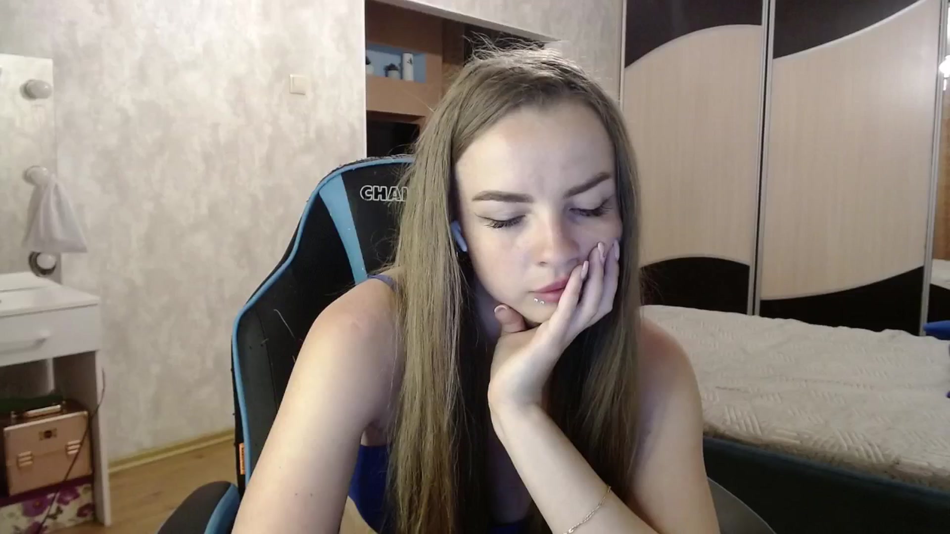 Gallery image thumbnail from Lio_noy's myfreecams stream on, 06/08/2024, 22:43 image 15 of 20