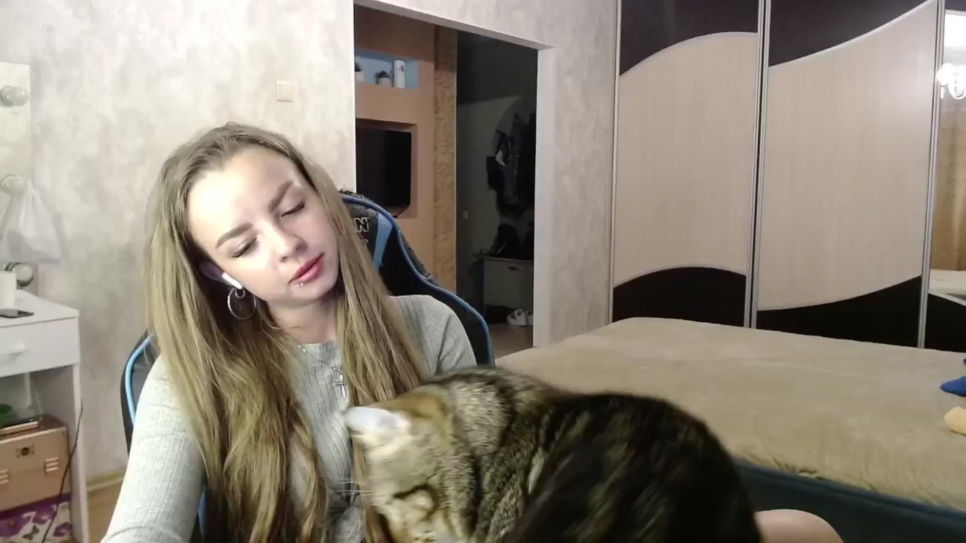 Gallery image thumbnail from Lio_noy's myfreecams stream on, 06/13/2024, 23:10 image 1 of 20