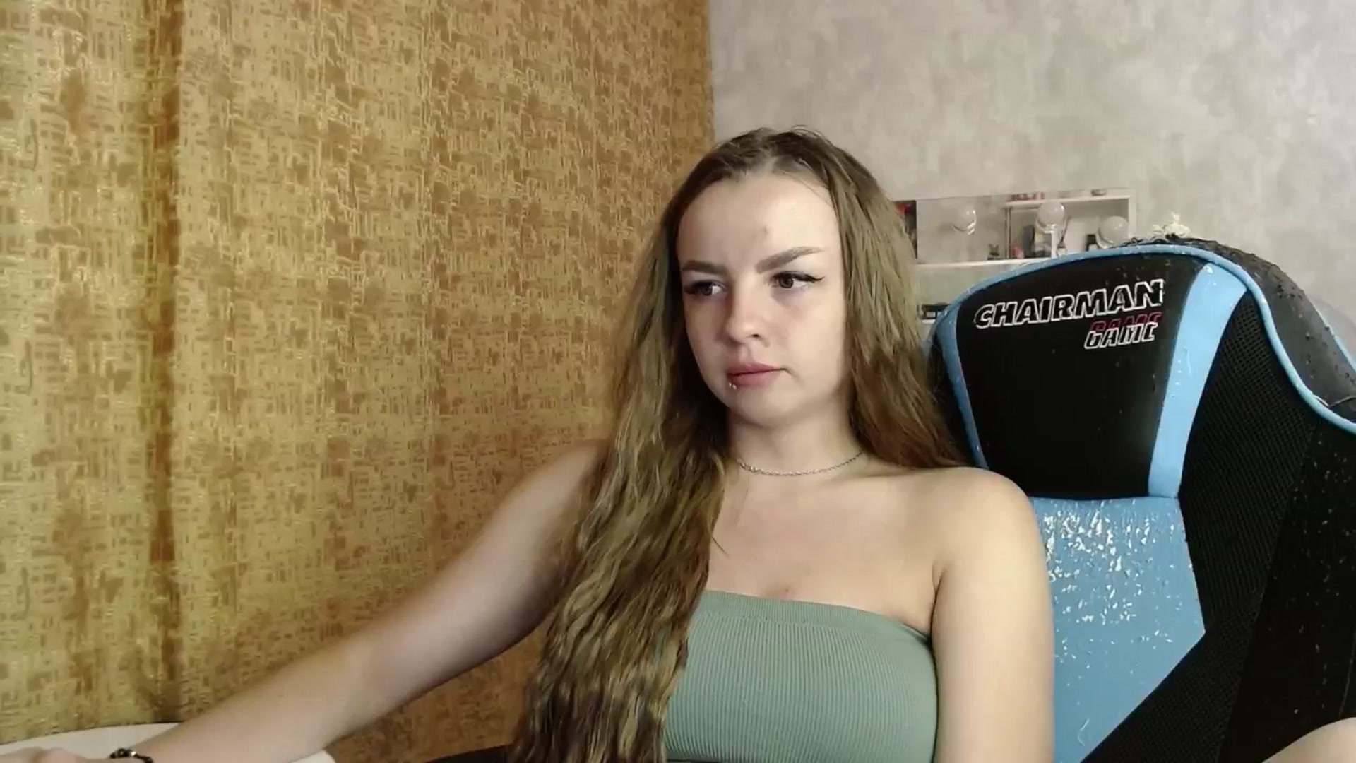 Gallery image thumbnail from Lio_noy's myfreecams stream on, 06/17/2024, 19:24 image 20 of 20