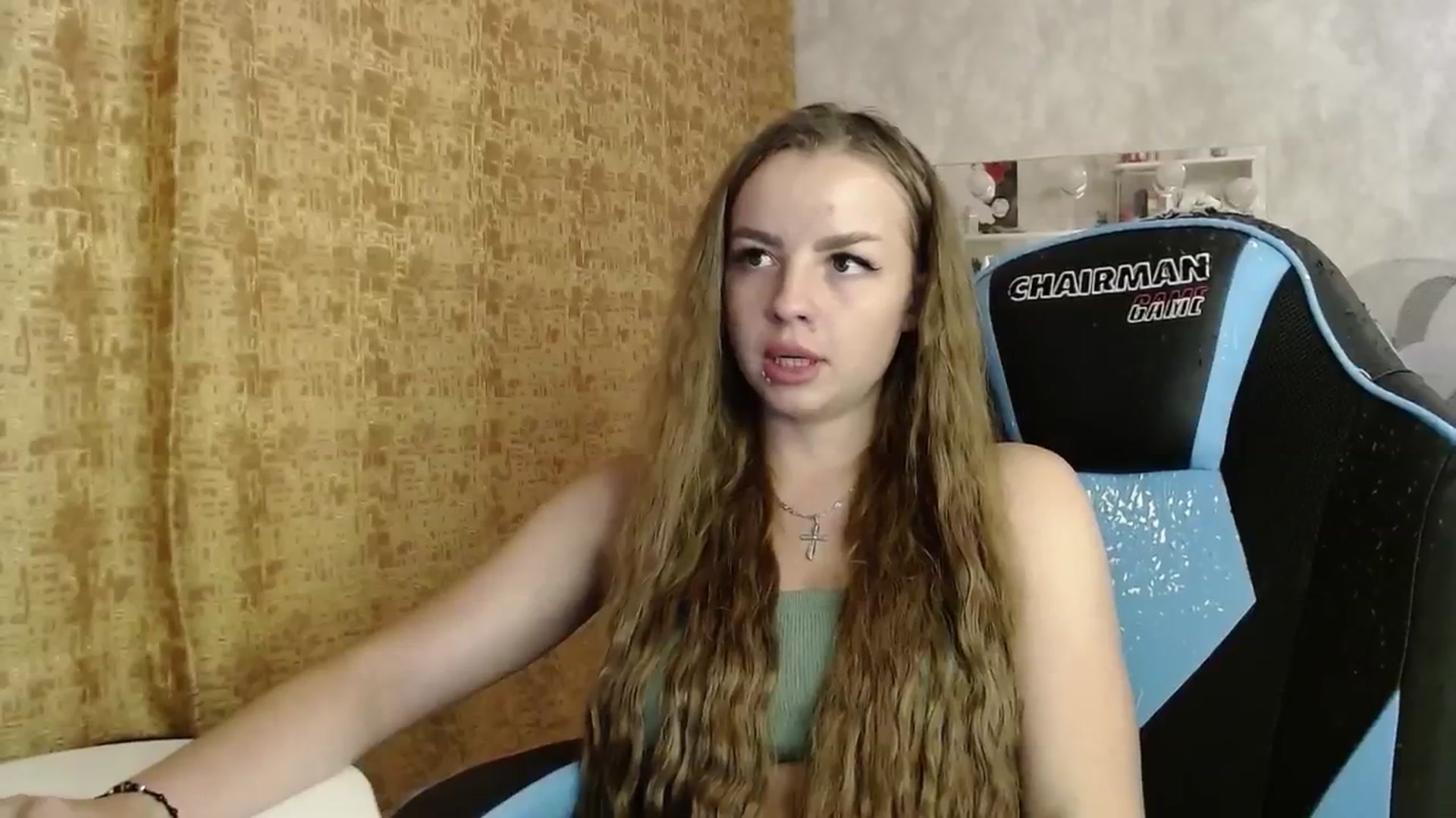 Gallery image thumbnail from Lio_noy's myfreecams stream on, 06/17/2024, 19:57 image 18 of 20