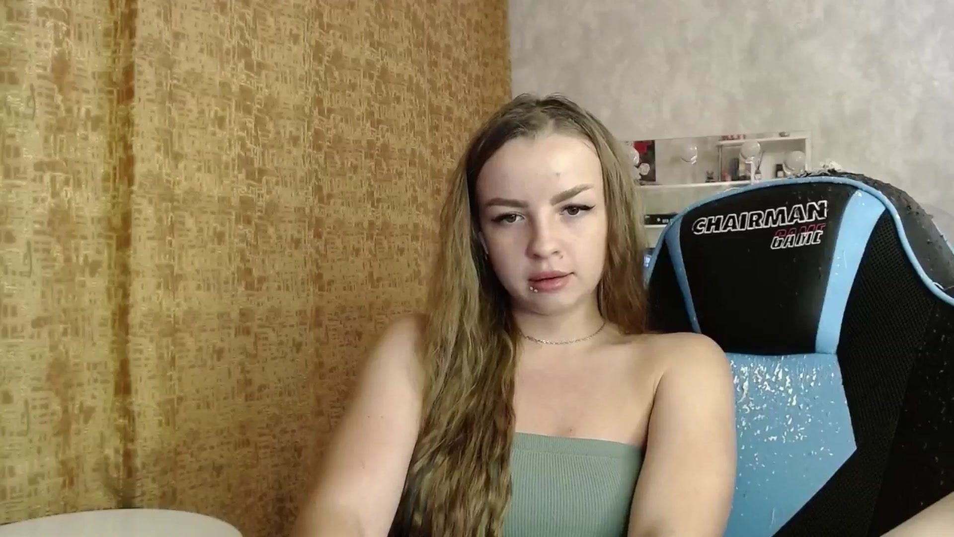 Gallery image thumbnail from Lio_noy's myfreecams stream on, 06/17/2024, 19:57 image 3 of 20