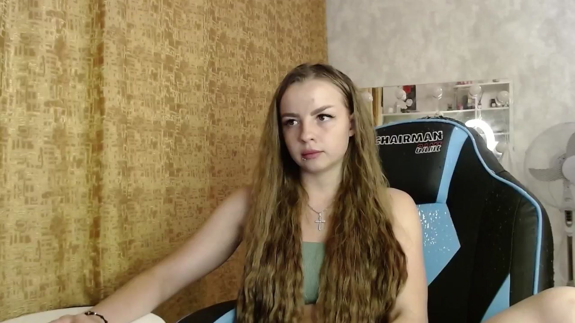 Gallery image thumbnail from Lio_noy's myfreecams stream on, 06/17/2024, 19:57 image 14 of 20