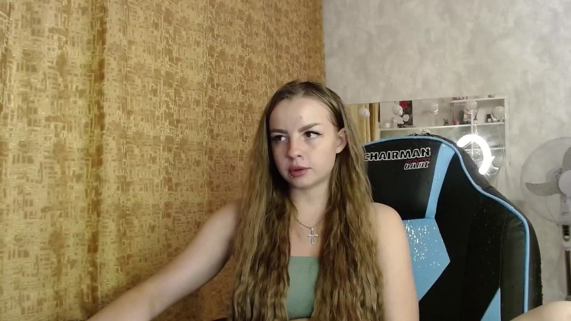 Gallery image thumbnail from Lio_noy's myfreecams stream on, 06/17/2024, 19:57 image 13 of 20