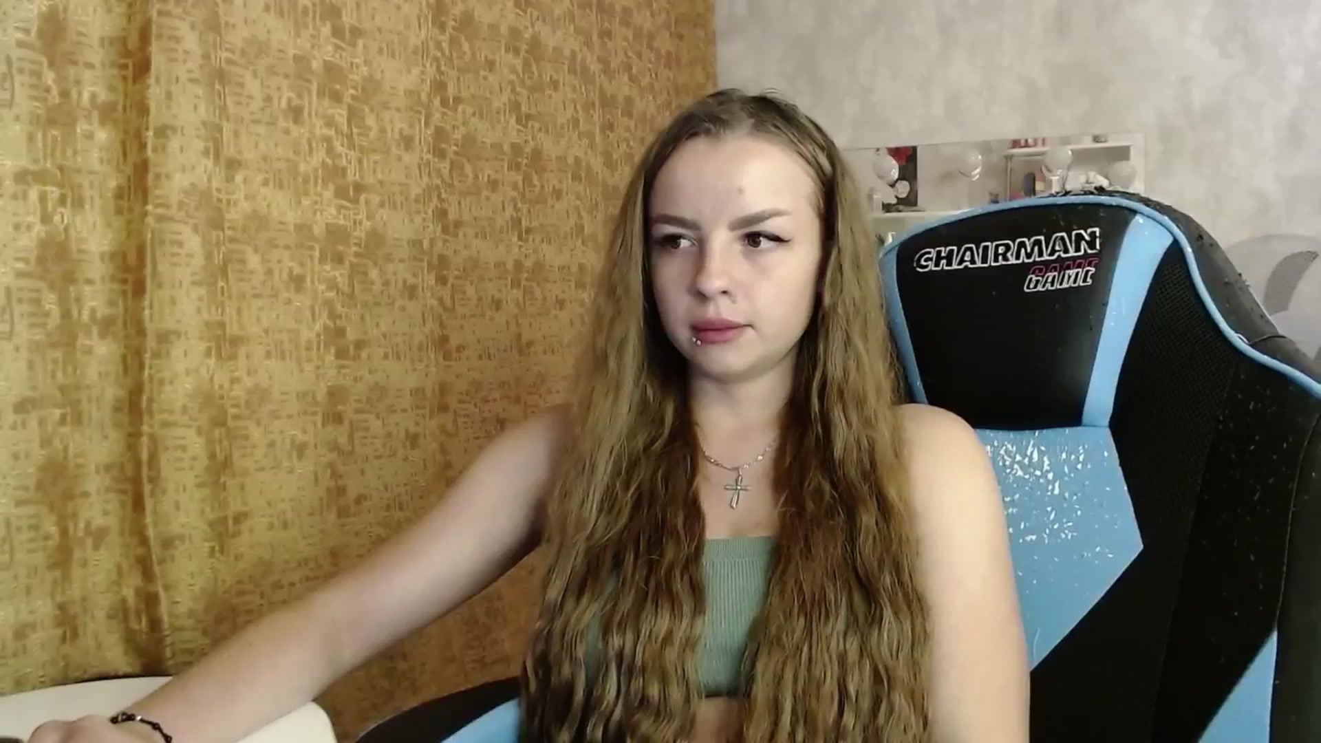Gallery image thumbnail from Lio_noy's myfreecams stream on, 06/17/2024, 19:57 image 17 of 20