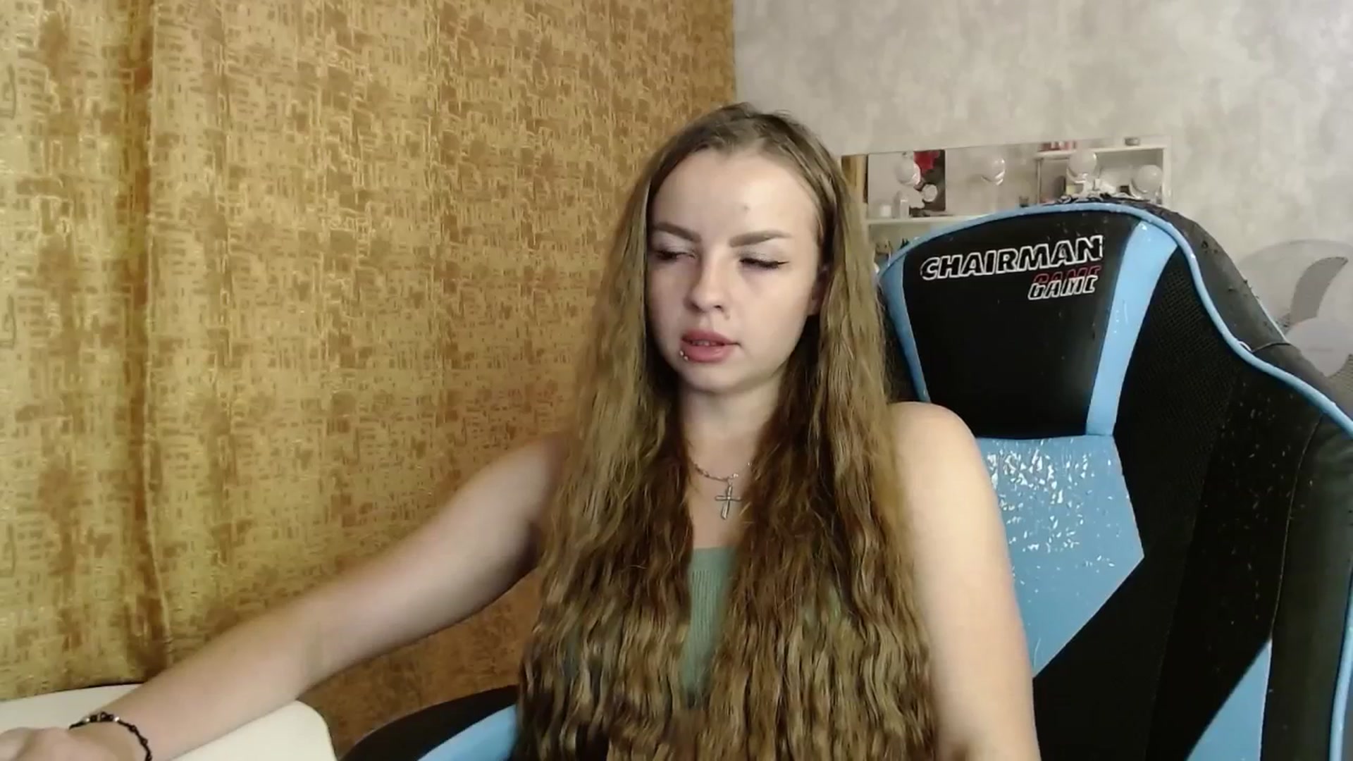 Gallery image thumbnail from Lio_noy's myfreecams stream on, 06/17/2024, 19:57 image 19 of 20