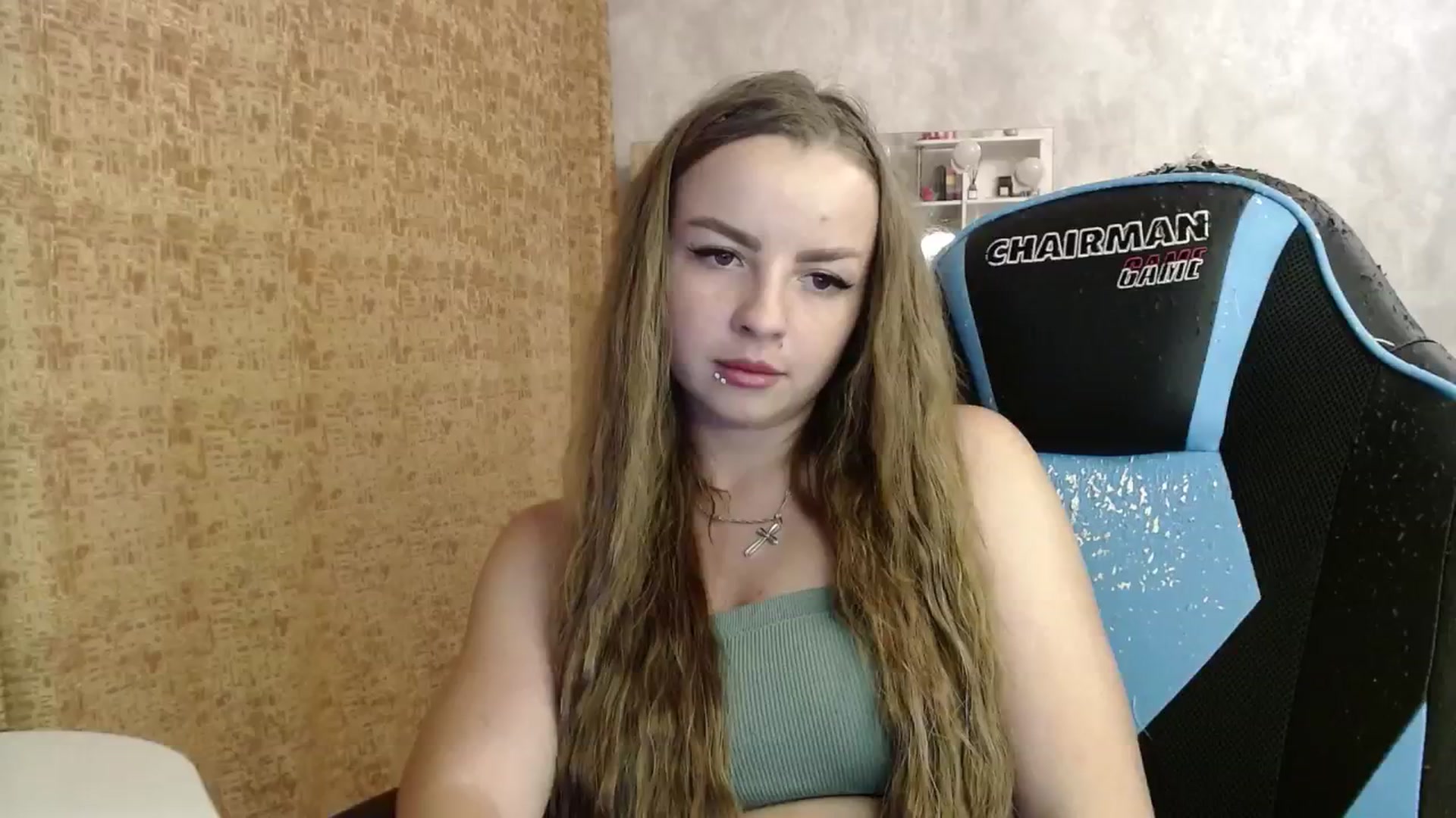 Gallery image thumbnail from Lio_noy's myfreecams stream on, 06/17/2024, 22:53 image 12 of 20
