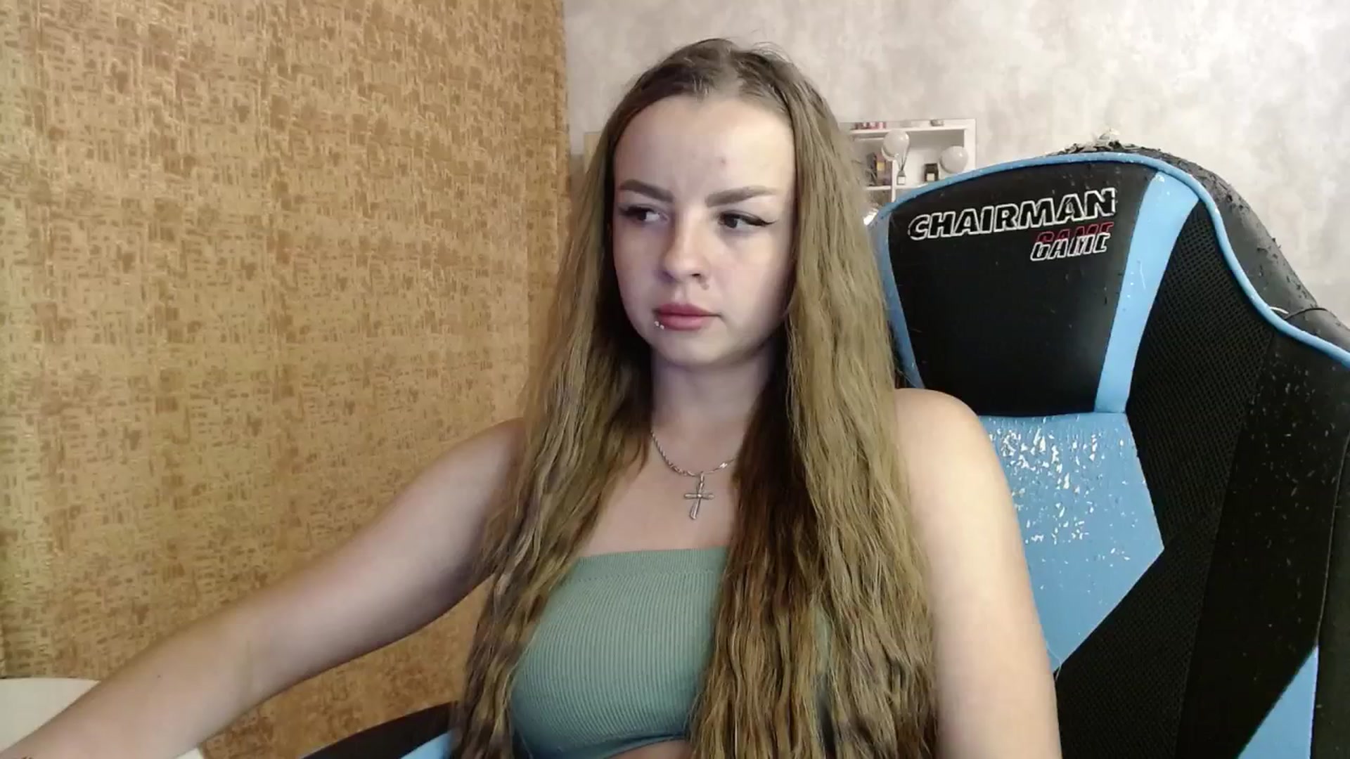 Gallery image thumbnail from Lio_noy's myfreecams stream on, 06/17/2024, 22:53 image 4 of 20