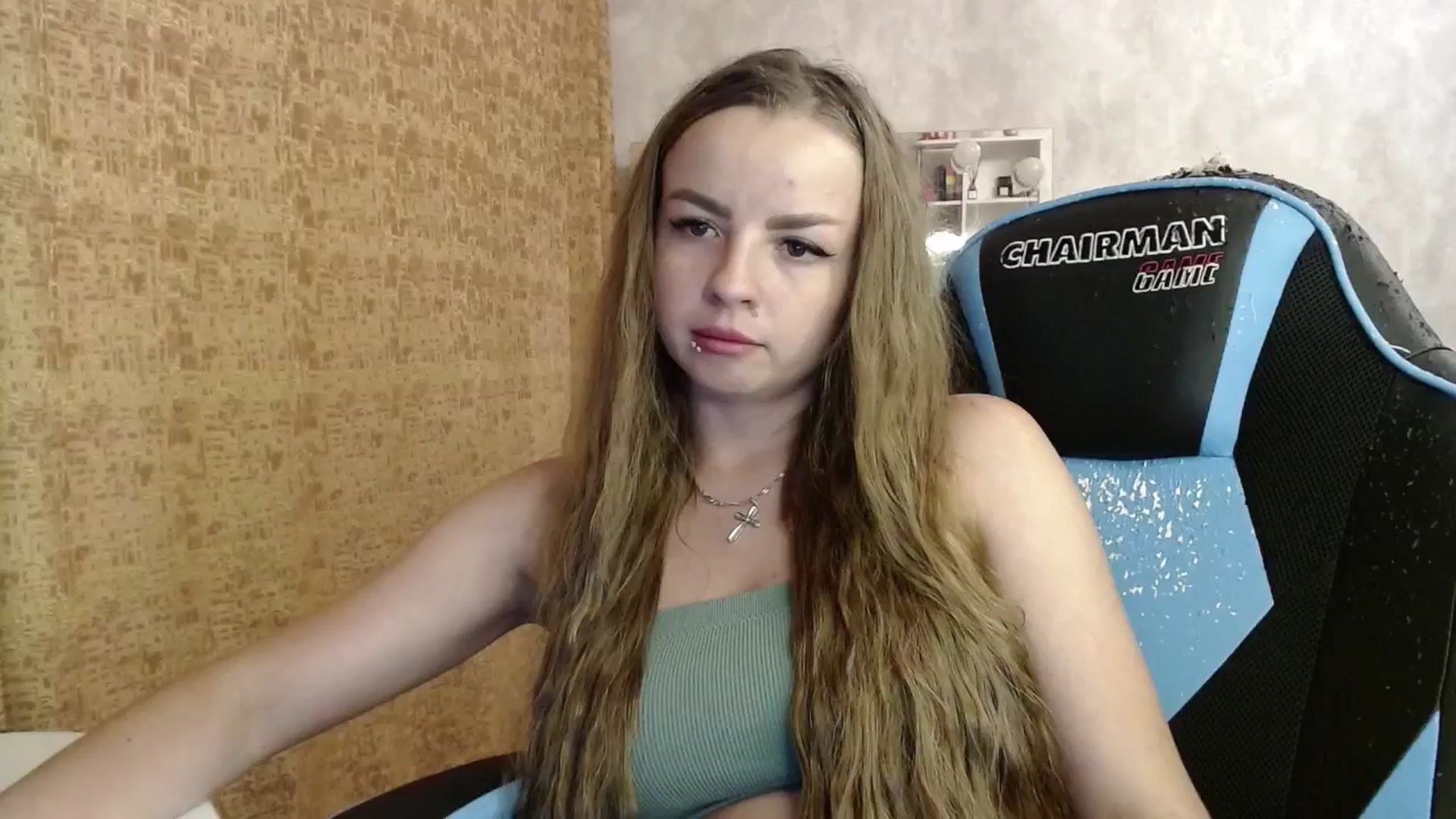 Gallery image thumbnail from Lio_noy's myfreecams stream on, 06/17/2024, 22:53 image 10 of 20