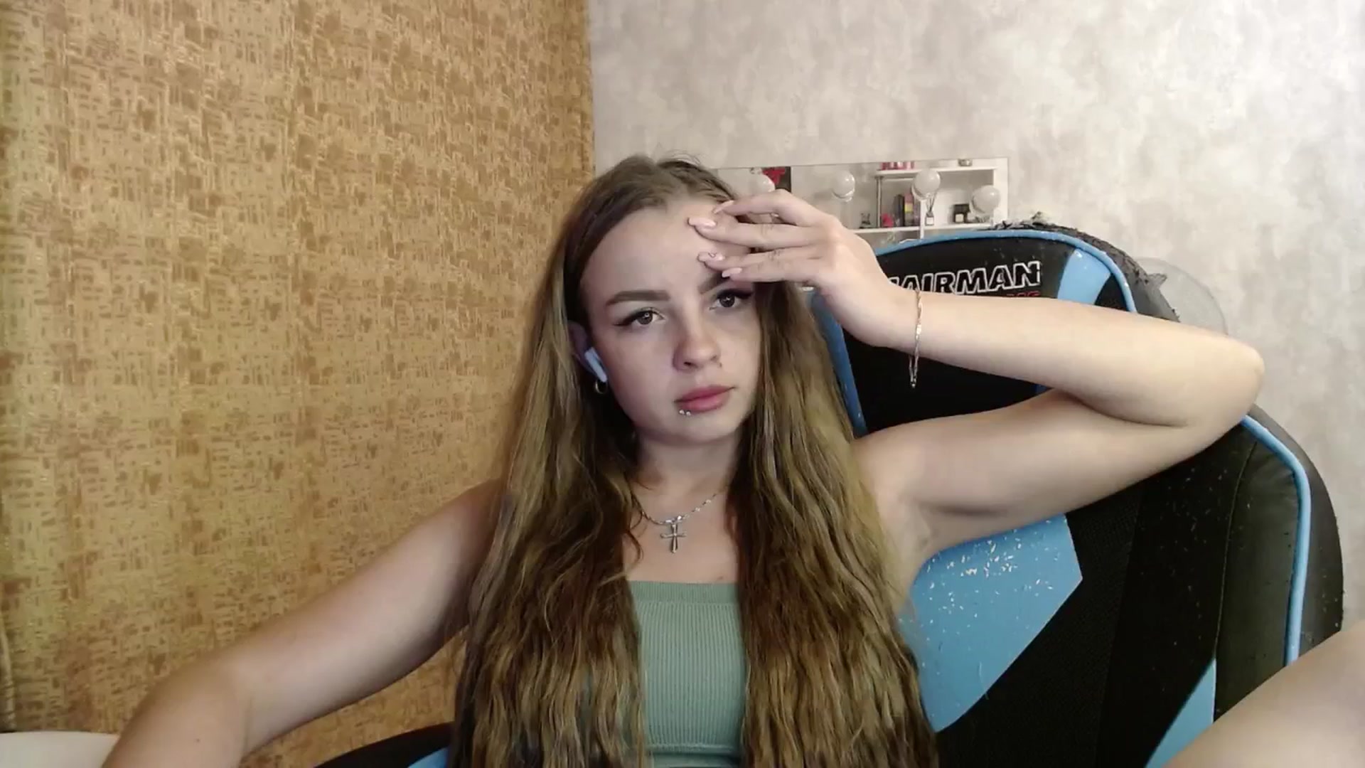 Gallery image thumbnail from Lio_noy's myfreecams stream on, 06/17/2024, 23:25 image 4 of 20