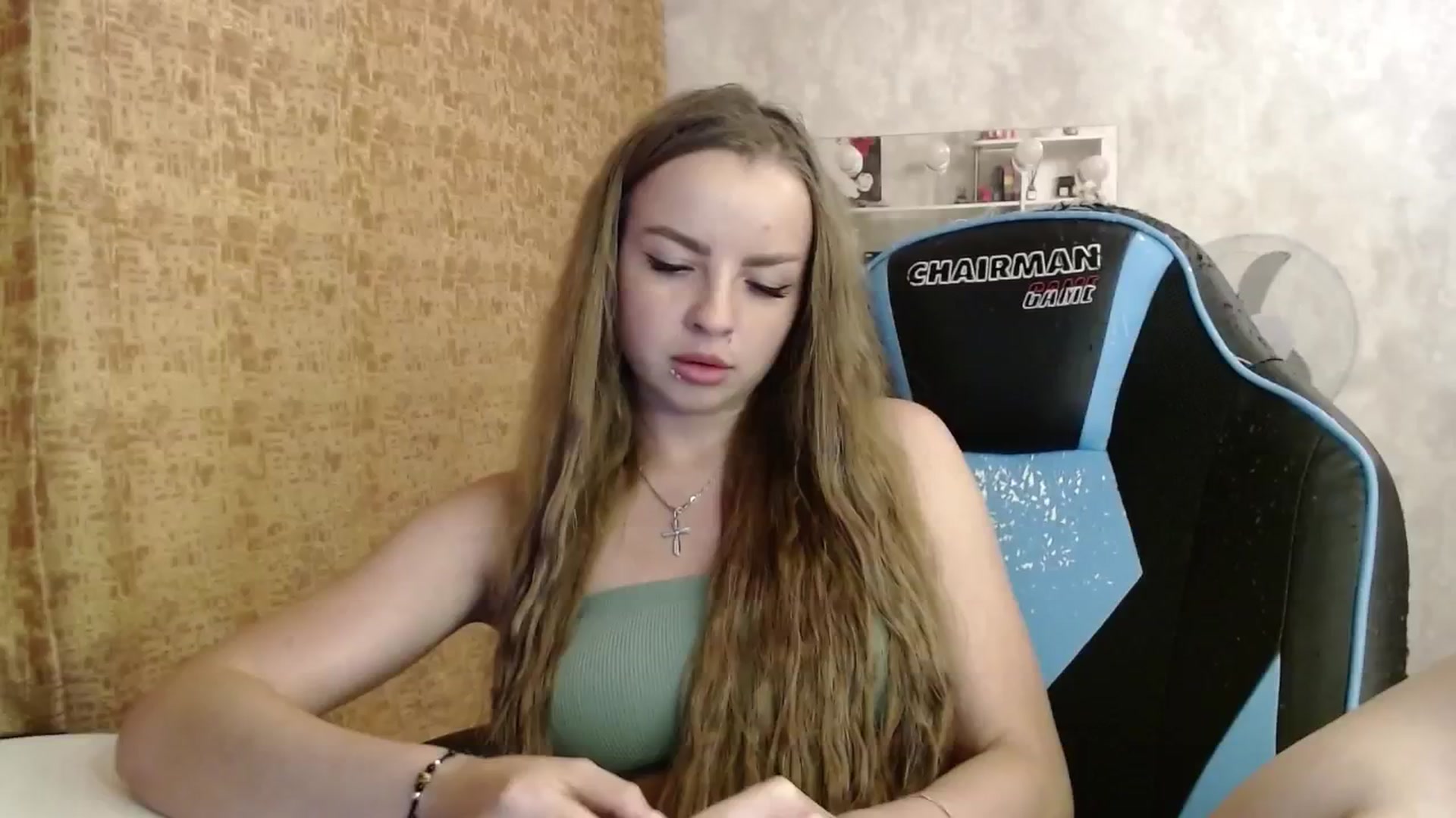 Gallery image thumbnail from Lio_noy's myfreecams stream on, 06/17/2024, 23:25 image 16 of 20