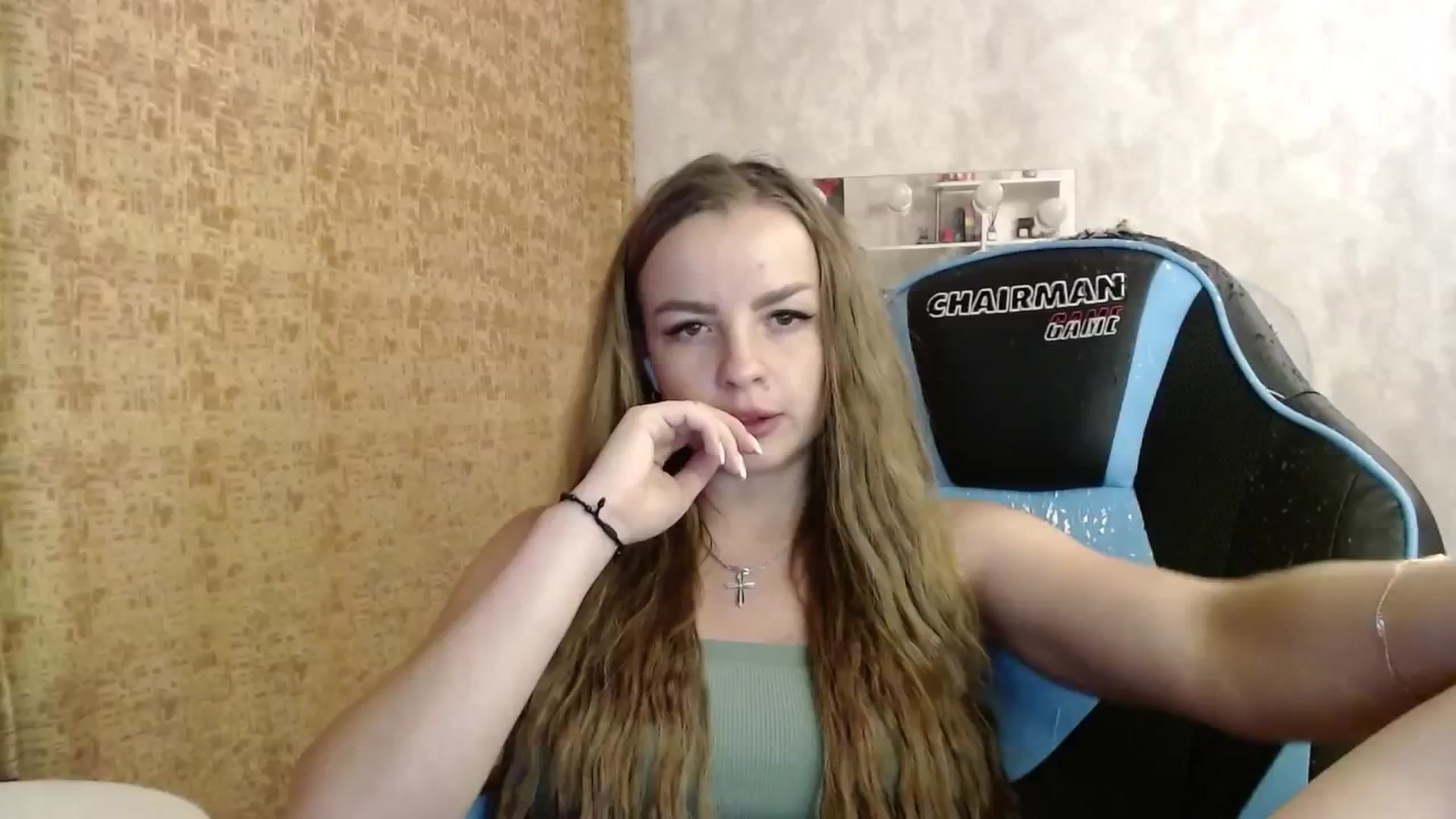 Gallery image thumbnail from Lio_noy's myfreecams stream on, 06/17/2024, 23:25 image 5 of 20
