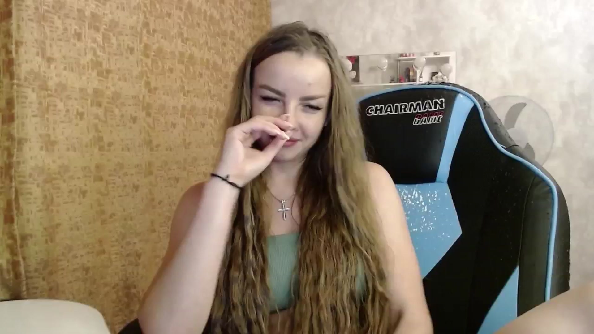 Gallery image thumbnail from Lio_noy's myfreecams stream on, 06/17/2024, 23:25 image 13 of 20