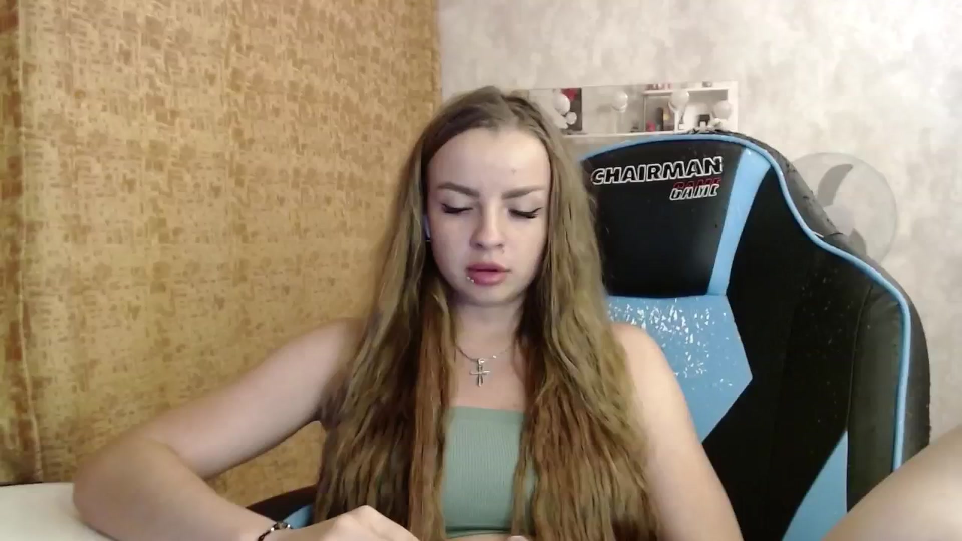 Gallery image thumbnail from Lio_noy's myfreecams stream on, 06/17/2024, 23:25 image 8 of 20
