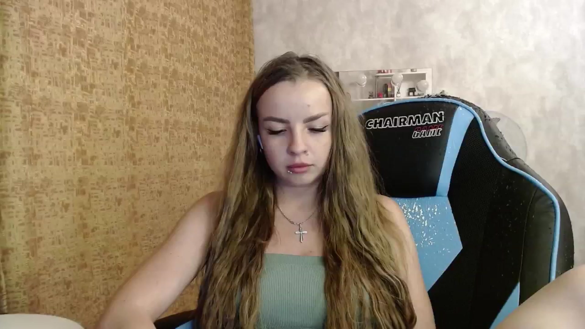 Gallery image thumbnail from Lio_noy's myfreecams stream on, 06/17/2024, 23:25 image 3 of 20