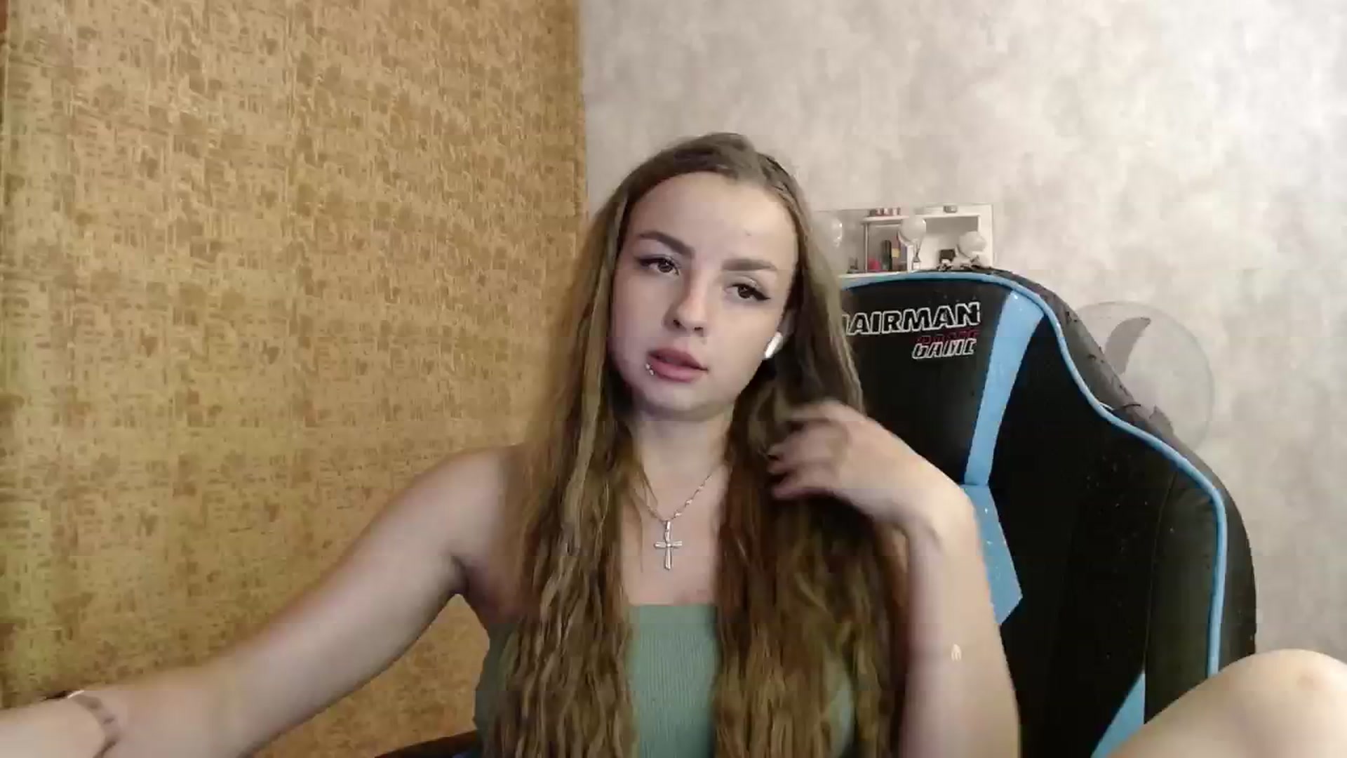 Gallery image thumbnail from Lio_noy's myfreecams stream on, 06/17/2024, 23:25 image 1 of 20