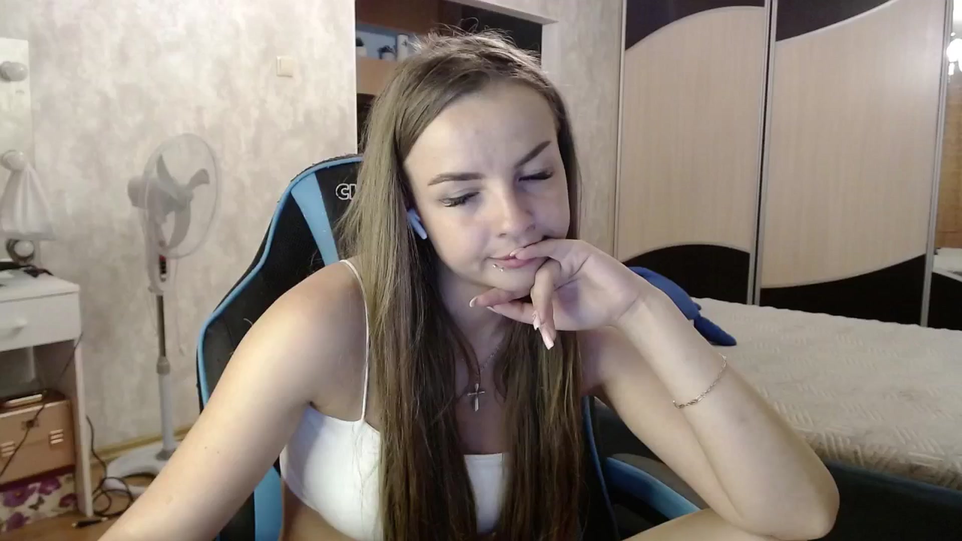 Gallery image thumbnail from Lio_noy's myfreecams stream on, 06/23/2024, 24:26 image 3 of 20