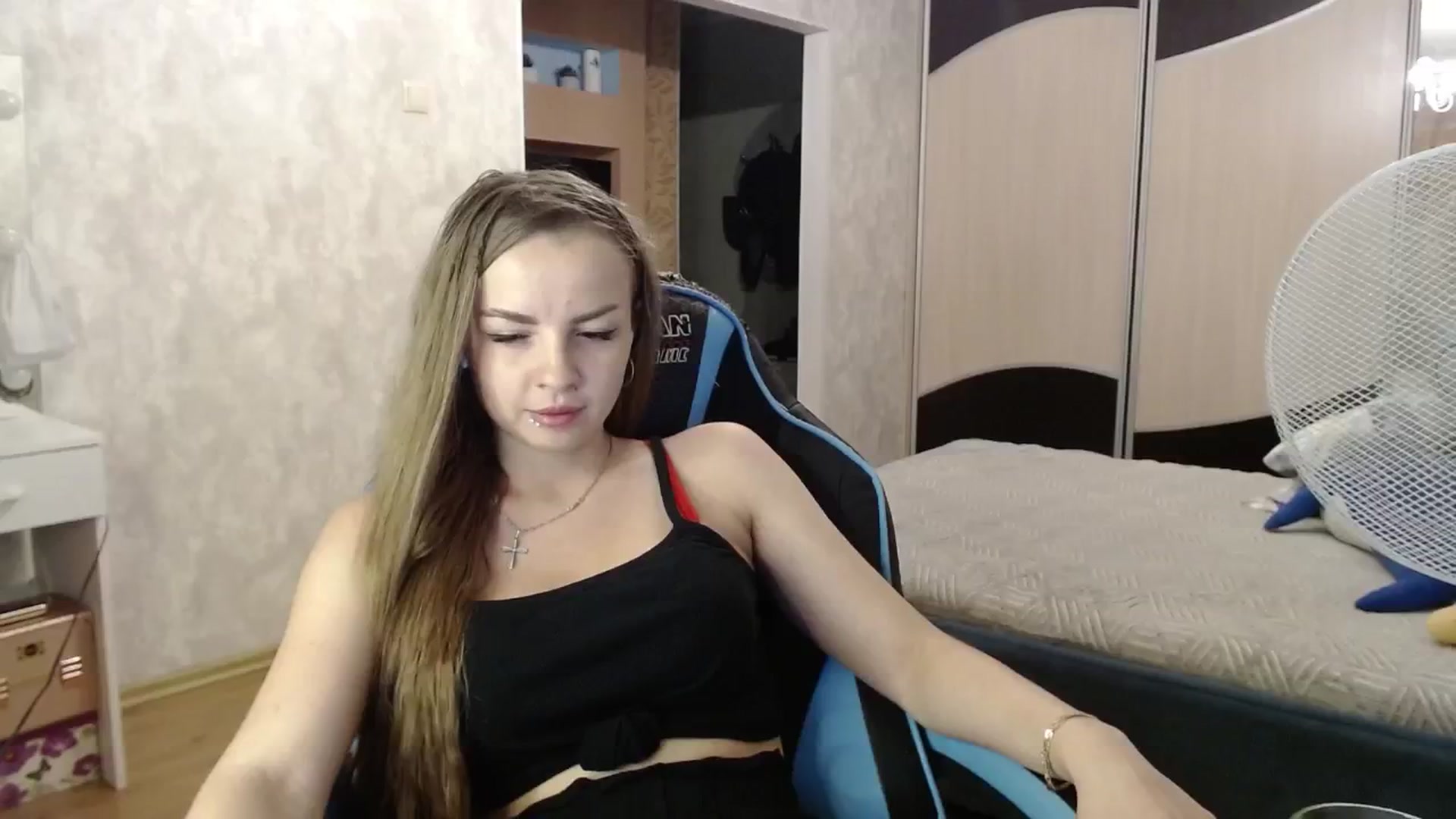 Gallery image thumbnail from Lio_noy's myfreecams stream on, 06/26/2024, 24:03 image 18 of 20