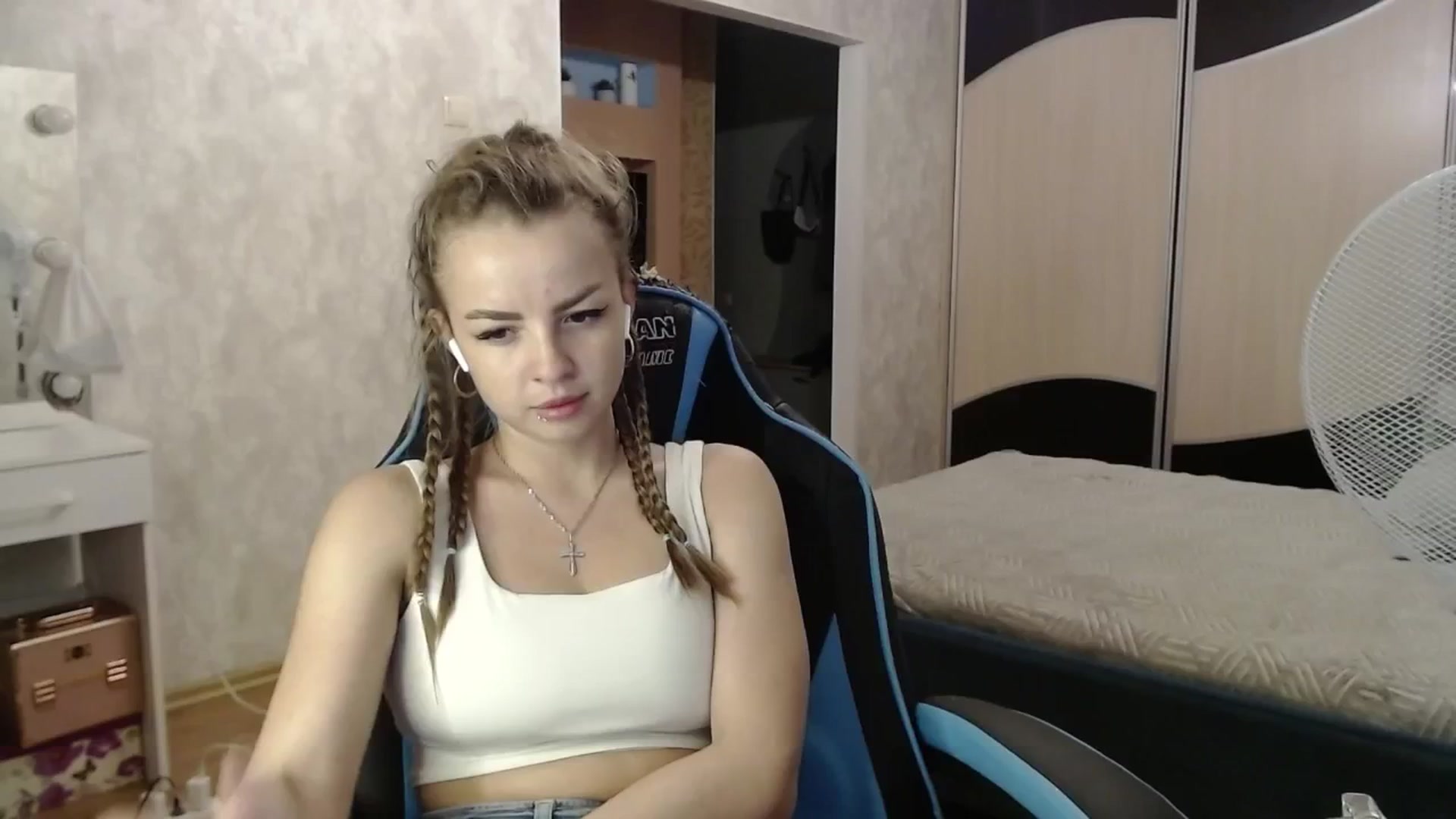Gallery image thumbnail from Lio_noy's myfreecams stream on, 06/26/2024, 22:39 image 18 of 20