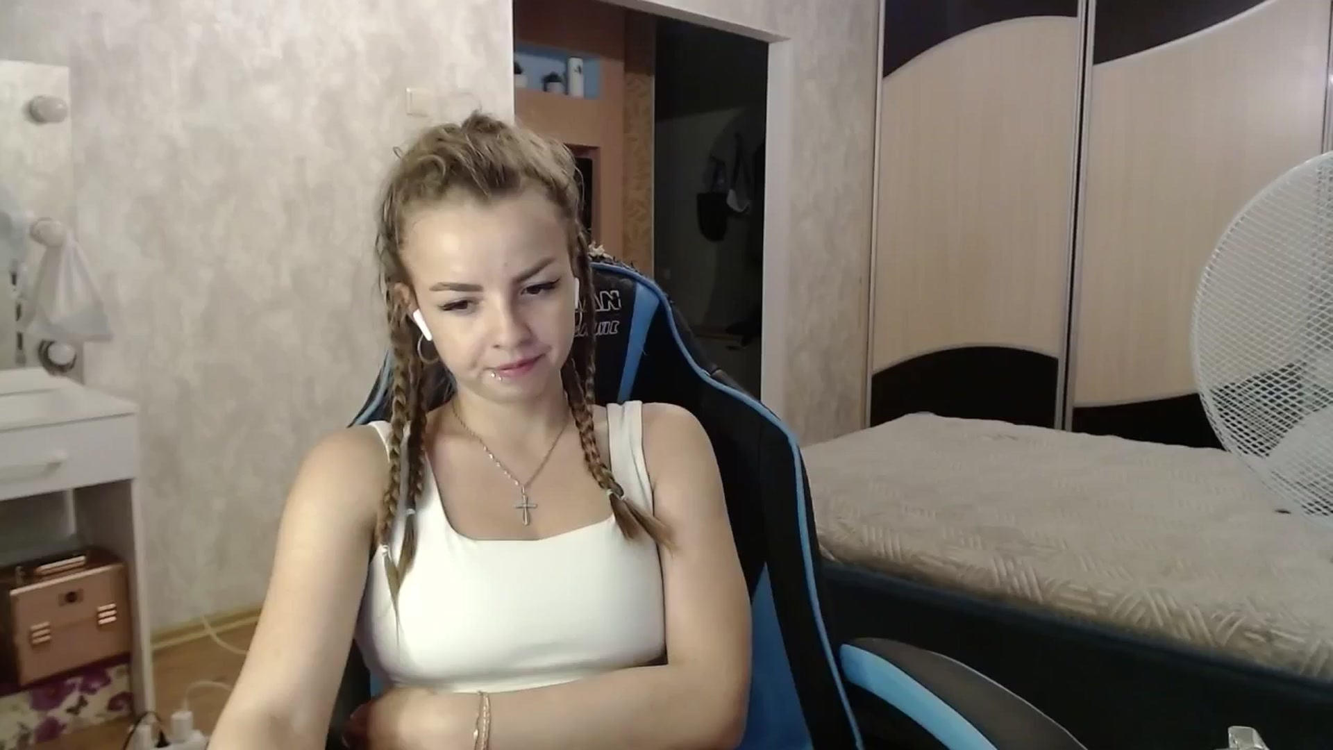Gallery image thumbnail from Lio_noy's myfreecams stream on, 06/26/2024, 22:39 image 17 of 20