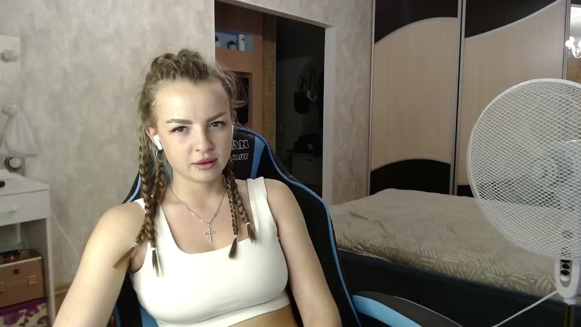 Gallery image thumbnail from Lio_noy's myfreecams stream on, 06/29/2024, 21:56 image 18 of 20