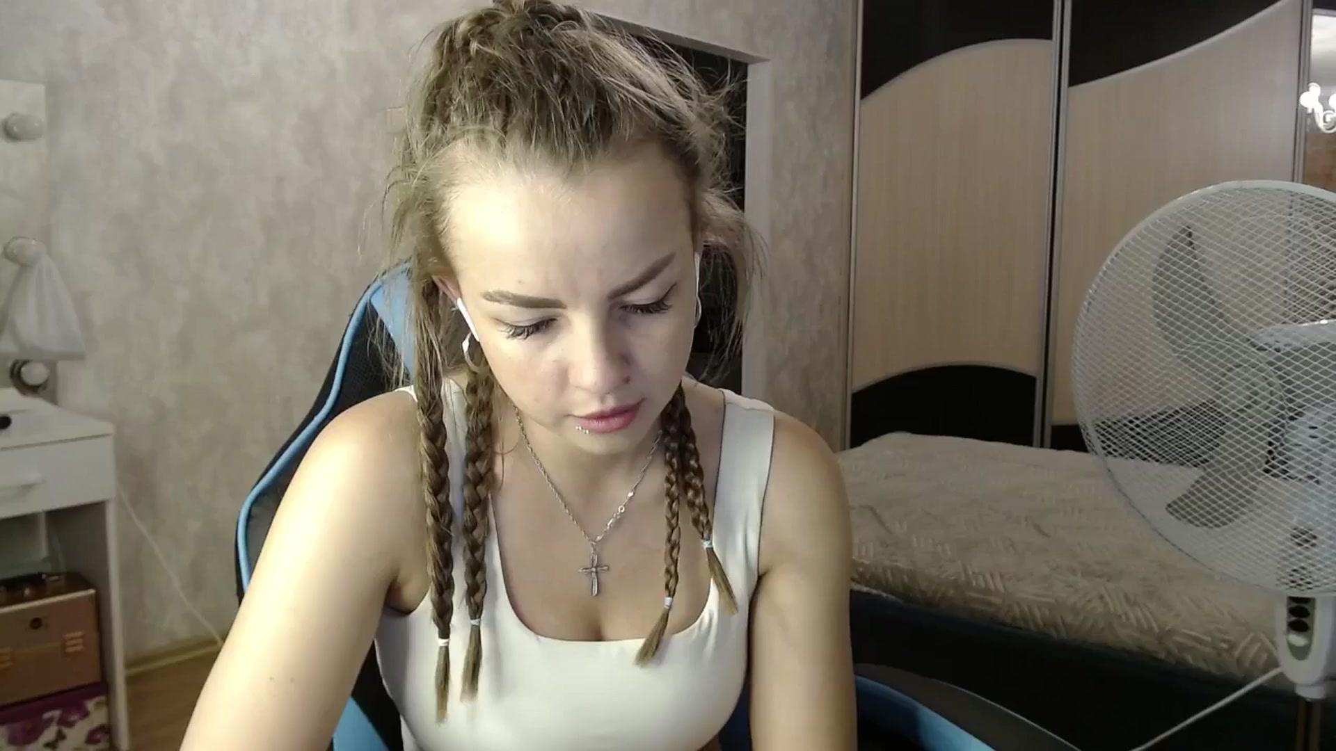 Gallery image thumbnail from Lio_noy's myfreecams stream on, 06/29/2024, 22:20 image 16 of 20